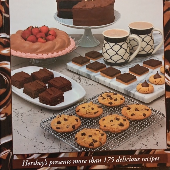 Hershey's Chocolate Lover's Cookbook, 1993, 175+ Recipes, Desserts Holid… - Picture 4 of 13